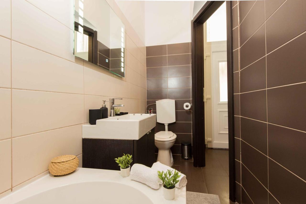 Paulay Design Apartment Budapest Exteriör bild
